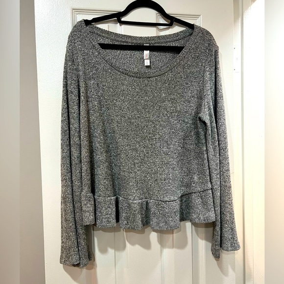 Grey peplum lightweight sweater - Picture 1 of 4